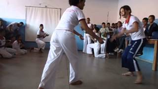 preview picture of video 'Sarau da EEDA 2012. Apresentação de Capoeira Part 2'