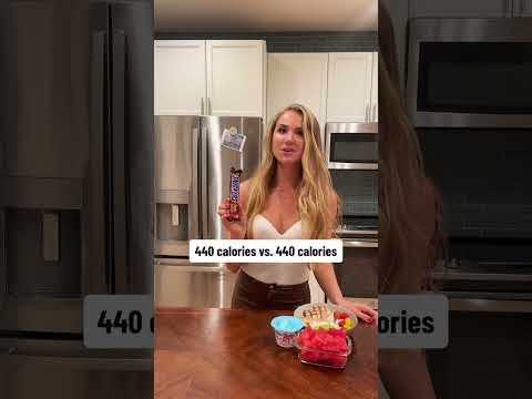 440 calories of a snickers vs. 440 calories healthy food 😱