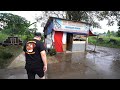 MAKAN PADANG DITENGAH KUBURAN