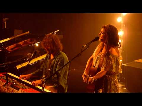 And the boys (with french chorus) - Angus & Julia Stone @ Le Trianon (Paris)