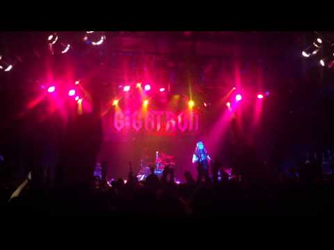 Gigatron - Te peto el cacas 1 | Festival Mundo Idiota, Madrid | 20/10/12