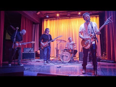 Lenguas Largas - Entity Me