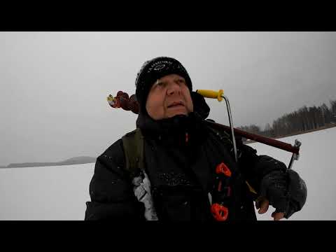 Pilkkikauden avaus Kutajärvellä.