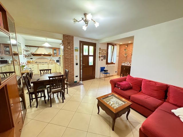 RIF. 3829L VALLI DI CHIOGGIA - APPARTAMENTO CON TAVERNA E TERRENO EDIFICABILE