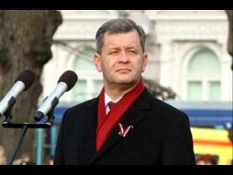 Atis Slakteris Bloomberg TV mix with music and photo