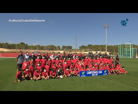 Los 6 equipos campeones de fútbol y fútbol sala recibieron su homenaje en el Estadi