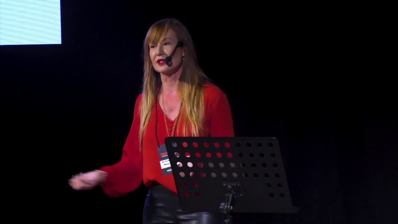 Se não você, quem vai te fazer feliz? | Graziela Gonçalvez | TEDxSantos