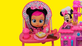 Cry baby doll Minnie’s morning routine with Minnie Mouse kitchen toy and packing baby bag