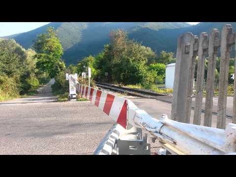 Passaggio a livello Piè di Moggio (RI)// Level Crossing