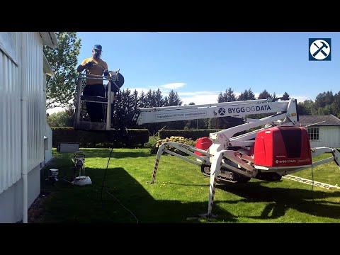 One way of how to spray paint vertical weatherboards. Using a graco 495 sprayer