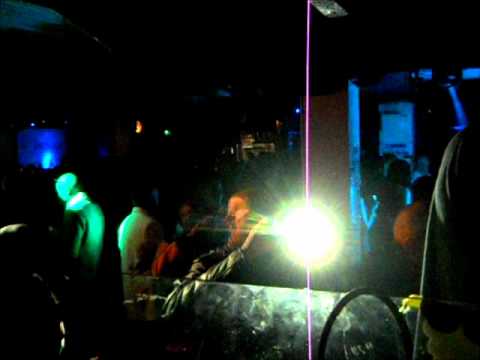 Dj Redlock B2B Mike Ruffcut Lloyd Mc's Uno, Kofi B, Viper, Gemini. @Sun City Easter 2012 PT3