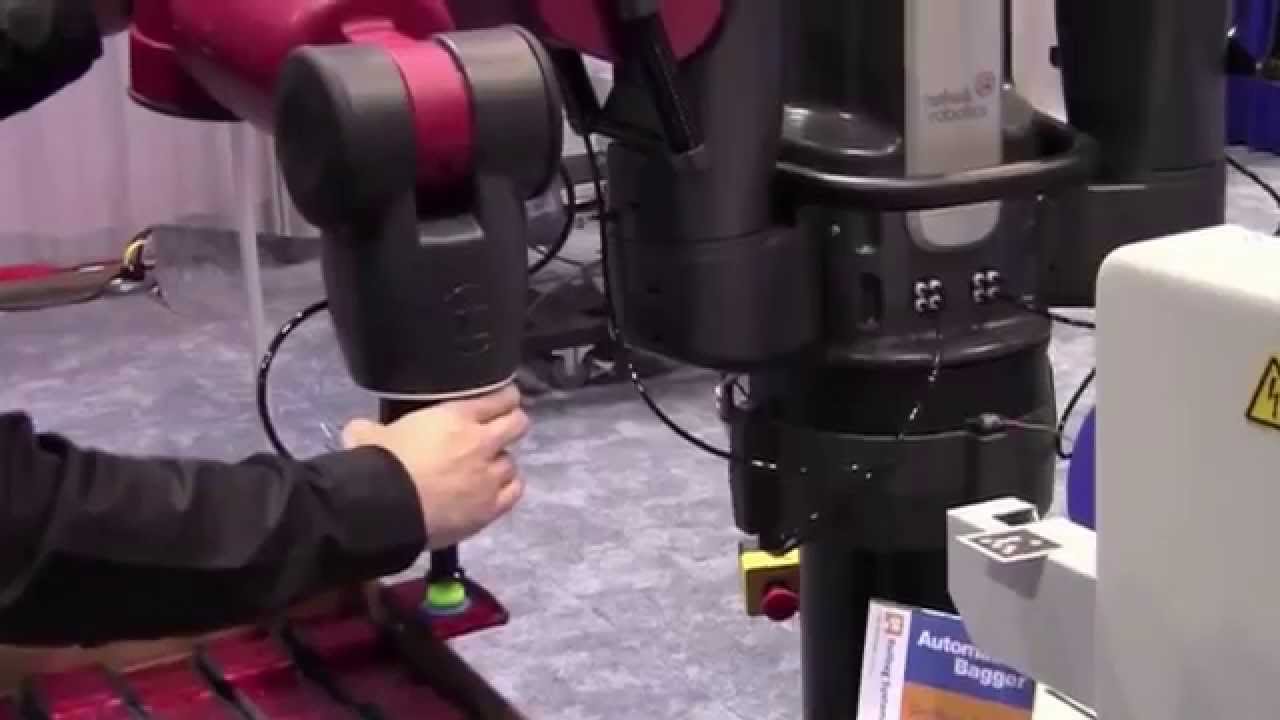 Rollbag R1275 Bagger integrated with Baxter Robot