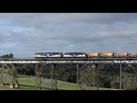 Australian Trainspotting B76 on the Apex and The IEV100 Track Tester at Airport West