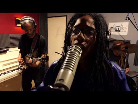 Wata Faya crew meets Gayl  "No access" - Live studio recording