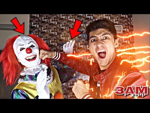 THE FLASH VS PENNYWISE FROM IT MOVIE  *OMG I HAVE SUPER POWERS*
