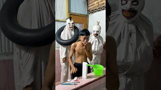 Download lagu prank pocong dalam kamar mandi bikin ngakak 😂👻🤪 #youtubeshorts #poconglucu #prank mp3