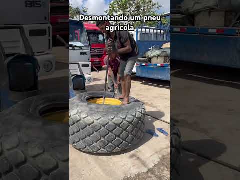 Como é fácil desmontar um pneu agrícola #caminhao #borracharia