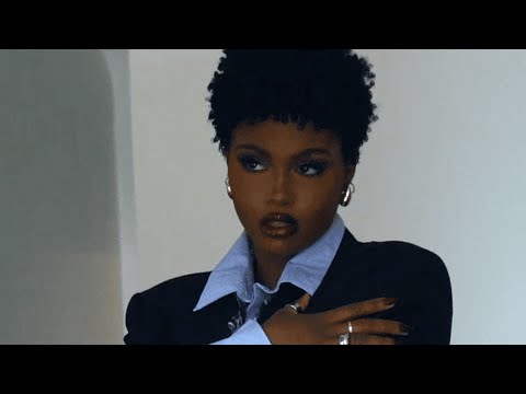 Tiana Major9 - money (official visualizer)