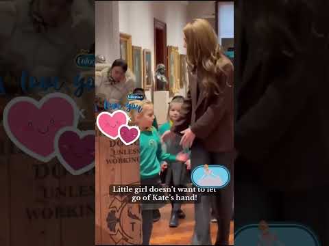 The way that girl just wanted her hand held😍The Children’s Princess💚#princesscatherine#love#