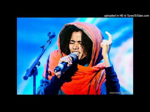 Nneka LIVE Walking - My Fairy Tales - Tour 2015 @Jam'in'Berlin