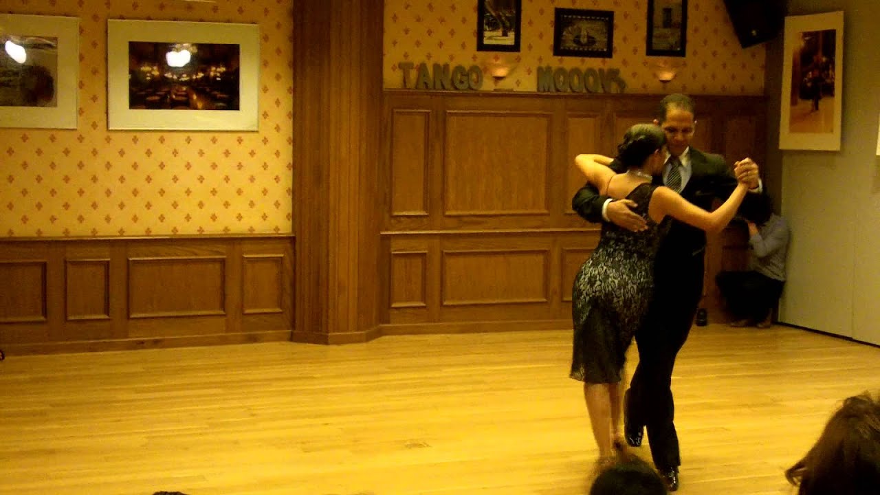 Tango optreden Frank Obregón en Jenny Gil bij tango Mooovs Den Haag 1-3