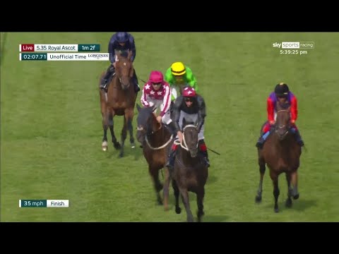 CLAYMORE beats Reach For The Moon in the Hampton Court at Royal Ascot!