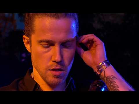 BONUS "De mes sombres archives" - Julien Doré en live à Cannes - On n'est pas couché 2017 #ONPC