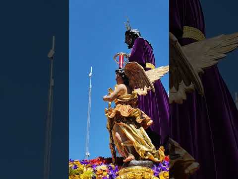 Cautivo de Santa Genoveva por el Parque de María Luisa. Lunes Santo en Sevilla. #LunesSanto #cofrade