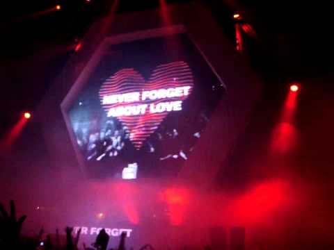 Above & Beyond@ Transmission Digital Madness (19.11.2011 O2 Arena Prague)