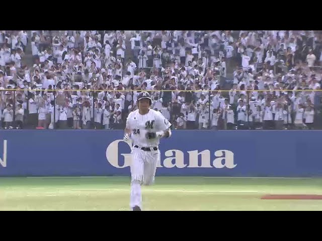 7回表 マリーンズのルーキー吉田がプロ1号となるソロHRを放つ!! 里崎も笑顔で祝福!! 2014/5/3 M-L