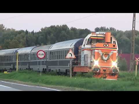 Trenul R5627 la ceas de seară - Horodnicu h. (14.08.2021)