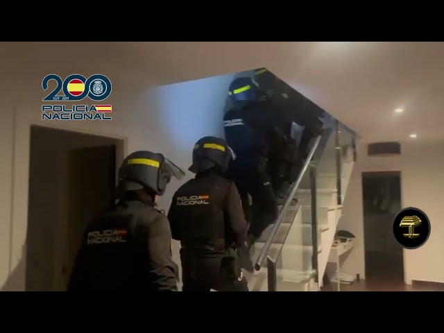 La Policía detiene a 20 personas que estafaron 120.000 euros mediante el método del “hijo en apuros”