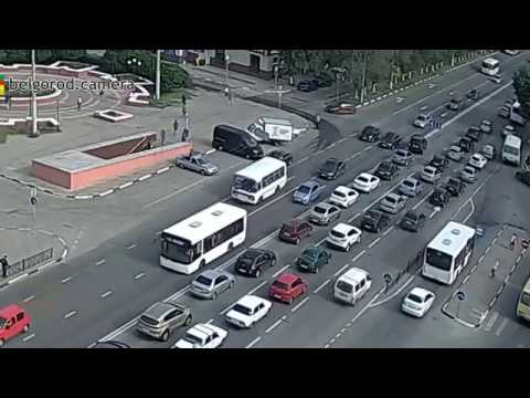 В Белгороде автобус сбил инспектора ГИБДД