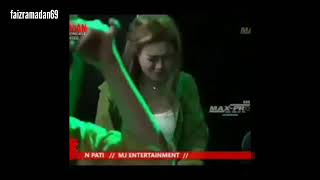 Download lagu Story wa cewek mabuk keren mp3