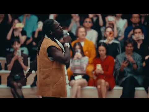 Chanel Métiers d'art 2022 2023 Tokyo: fashion show