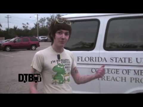 The Pink Spiders - BUS INVADERS Ep. 429