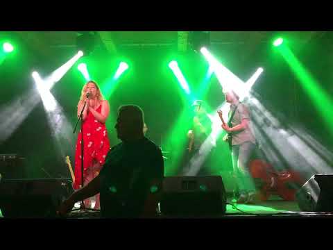 Lexy Desjarlais - Back To Black (Cover)