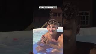 Download lagu I Splashed My Girlfriend 👀 mp3