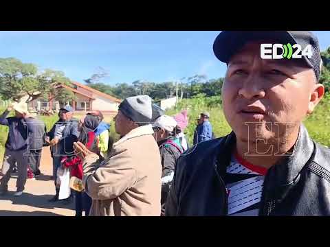 Maestros urbanos y rurales de San Ignacio de Velasco instalaron bloqueos en las carreteras
