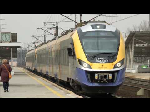 EN78-007 odjeżdża z peronu 1 jako pociąg Kolei Małopolskich SKA 3 relacji Kraków Główny - Tarnów