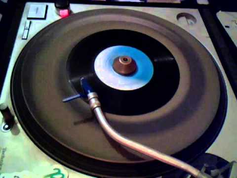 EEK-A-MOUSE  "thaller than king-kong"