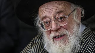האדמו''ר מתולדות אהרון בתפילה בחריש  |  The Rebbe of Toldos Aharon in  harish