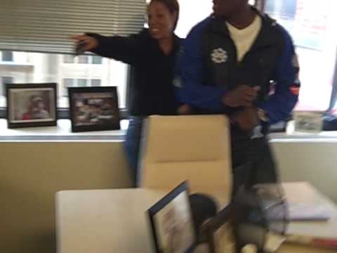 Akon - Right Now - Dancing In The Steve Rifkind's Office