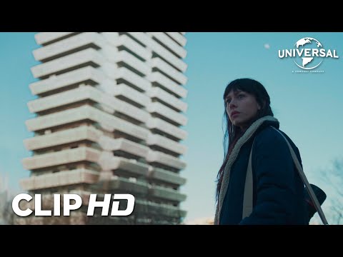 Clip - Andrea lo escucha