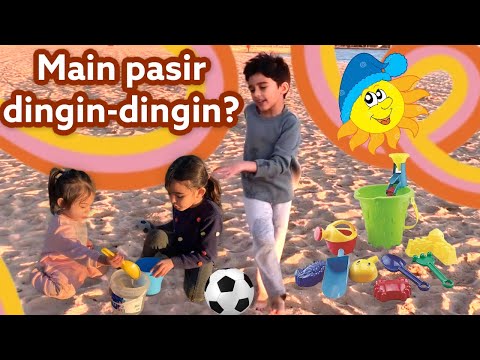 Playing at Elwood Beach in Melbourne, So much Fun!! (Naqa,Nousha,Neyra main di pantai dingin-dingin)