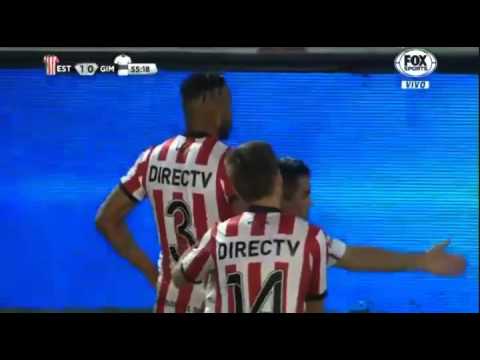 Patada en la cabeza de Álvaro Pereira a Facundo Oreja