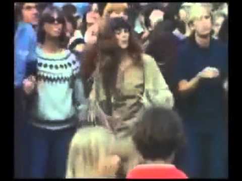 Sea Of Madness - Crosby, Stills, Nash & Young