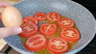 Hai pomodori e uova Ricetta semplice deliziosa ed economica.