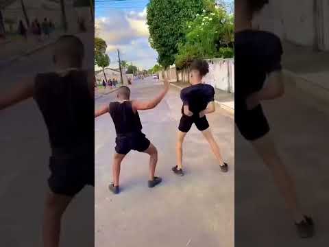 Aloops fica de 4 bota tudo