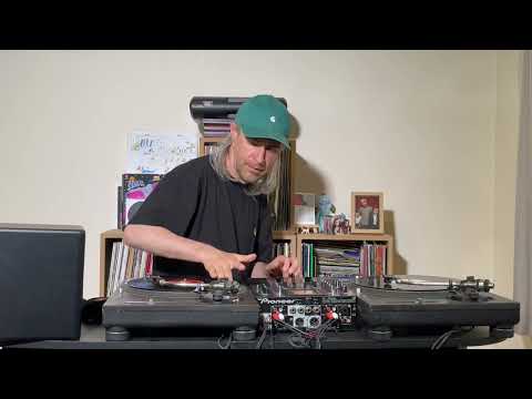 DJ RASP IMPROVISED SCRATCHING
